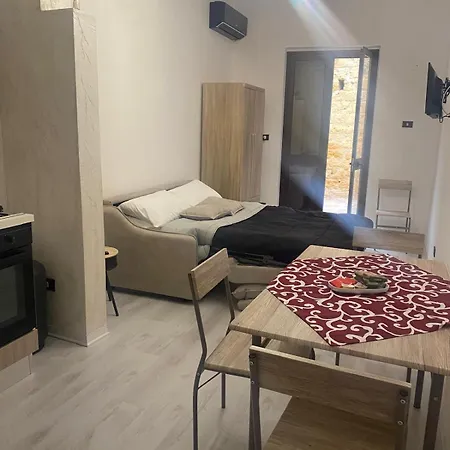 Monolocale Al Centro Storico Apartment